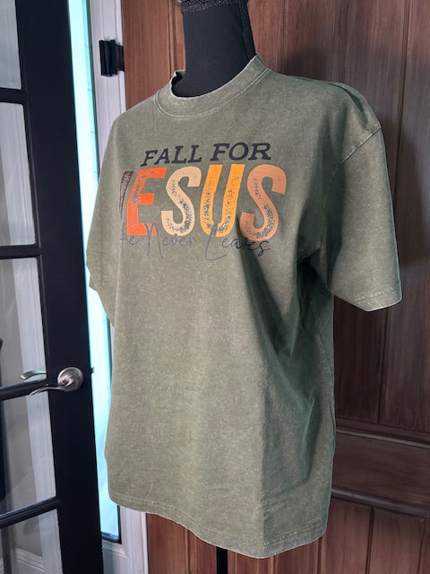 Fall for Jesus Graphic Tee – Faith-Inspired Christian T-Shirt