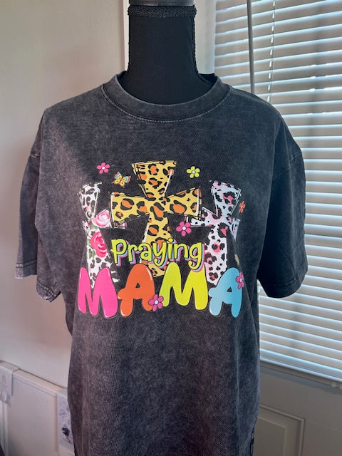Praying Mama Graphic Tee – Faith & Leopard Print Retro T-Shirt